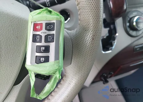 2013 Toyota Sienna Xle V6 8 Passenger from USA, damaged, VIN 5TDYK3DC9DS397200